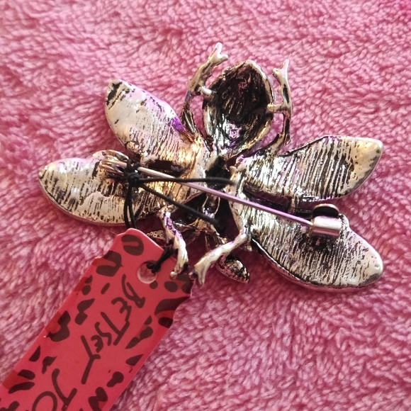 Bug Brooch - Picture 7 of 8
